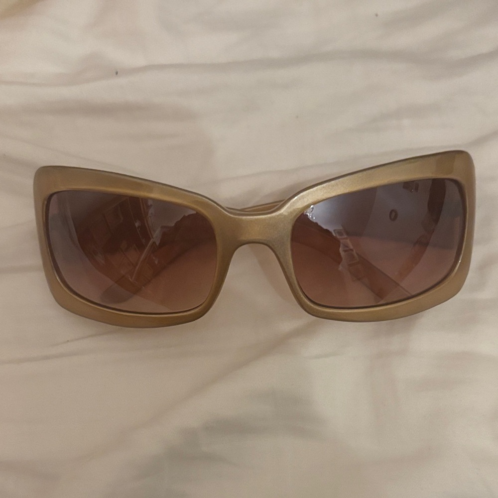 Stylish Gold Sunglasses